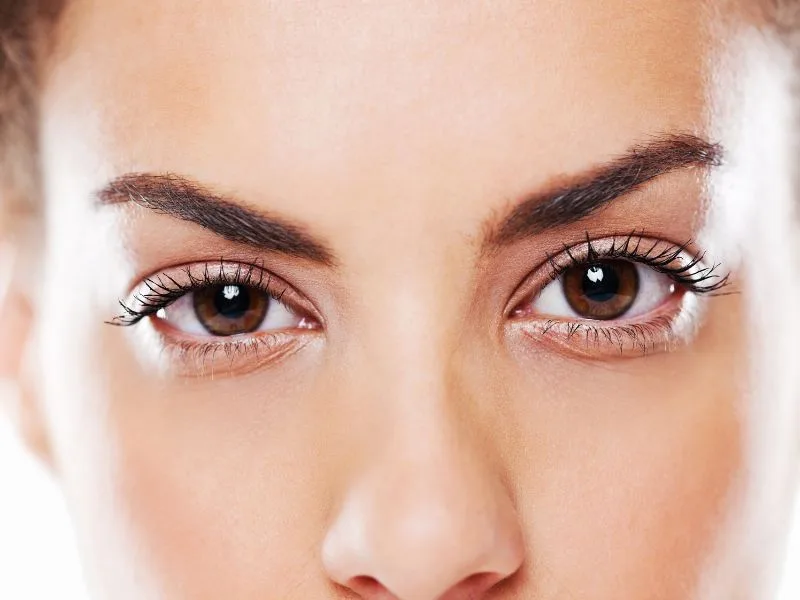 Foxy Eyes con hilos tensores